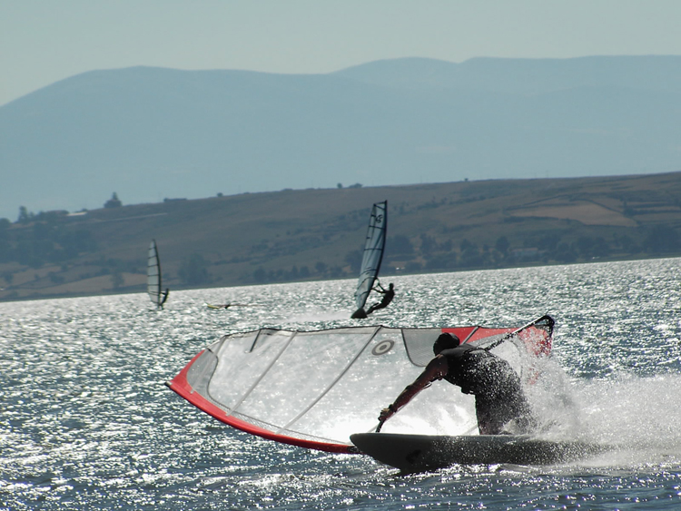 Tumbando vela